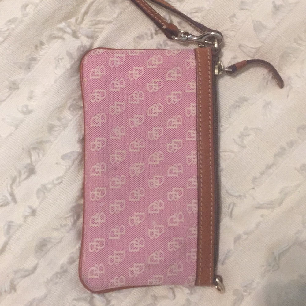 DOONEY & BOURKE wristlet